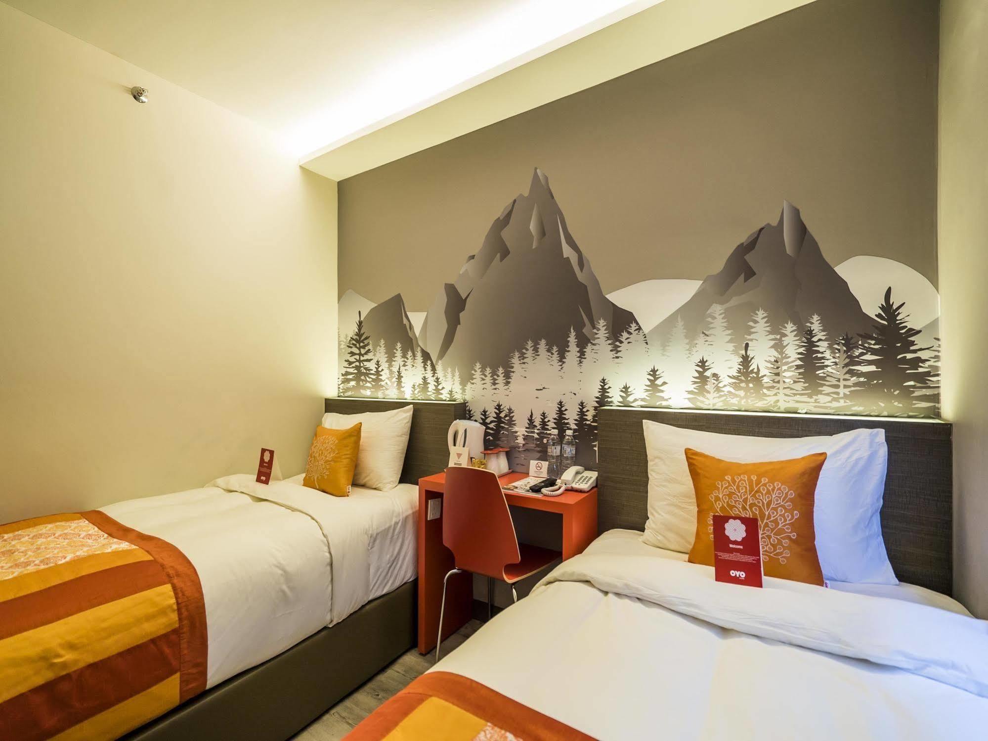Swing & Pillows - Kl Cheras Maluri Hotel